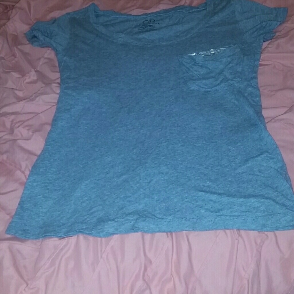 Off the shoulder tee!
